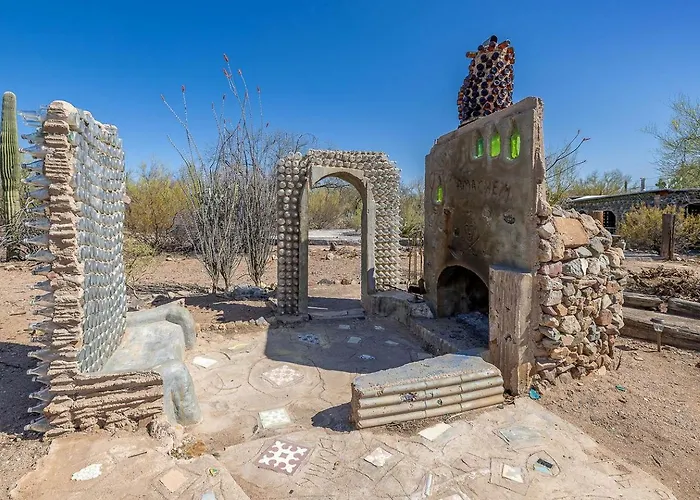 Whimsical Earth House With Colorful Bottle Architecture Near Saguaro National Park In Tucson, Arizona Holiday home Tucson